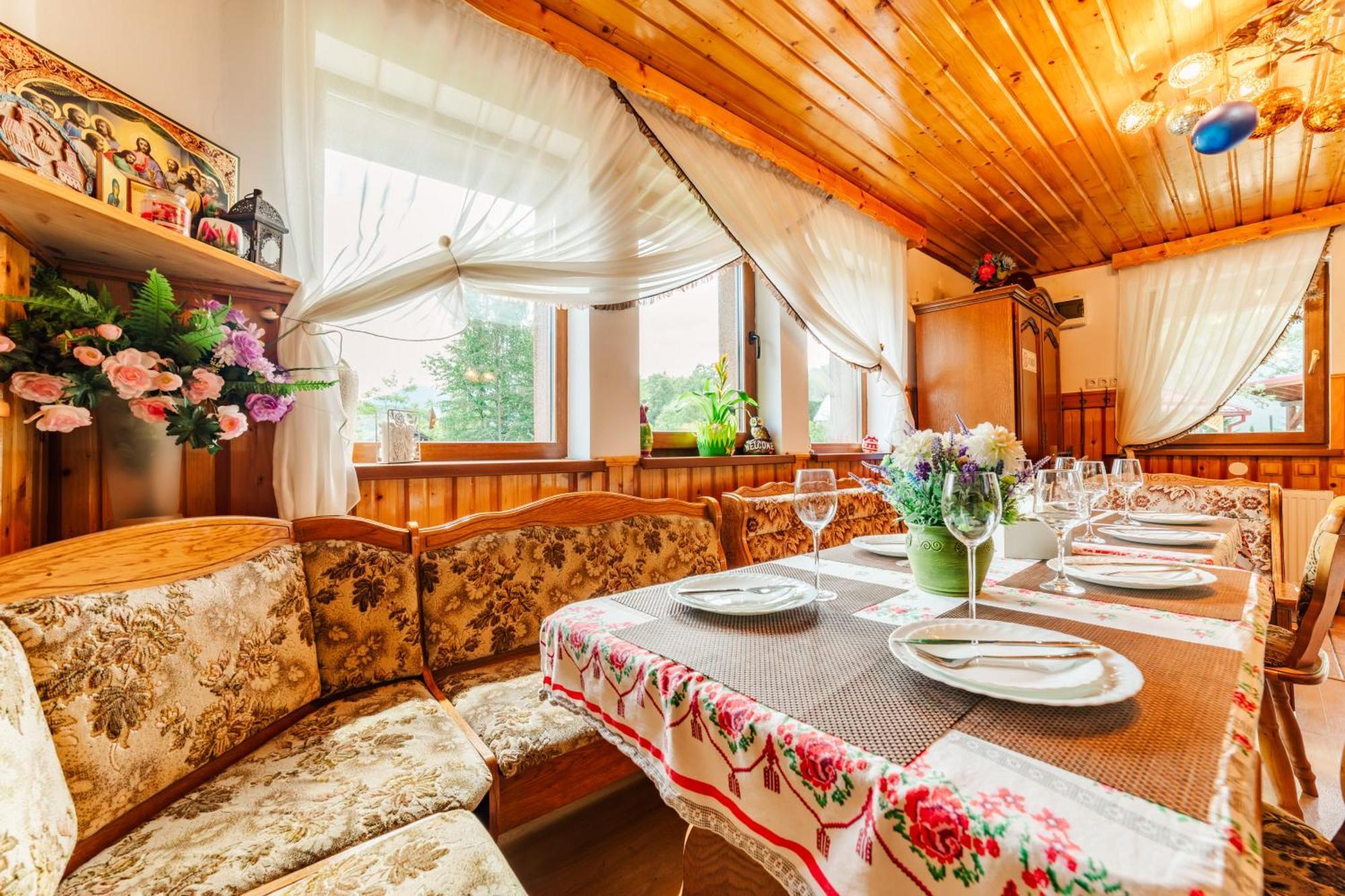 ブラショフ Casa Poiana Soareluiヴィラ エクステリア 写真